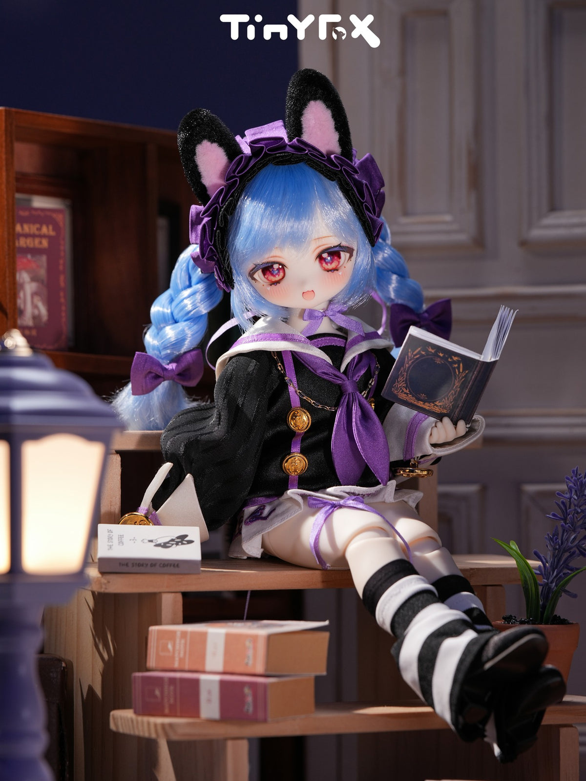 TinyFox 禁忌書庫 ヴァイオレット 本と一緒の全身写真