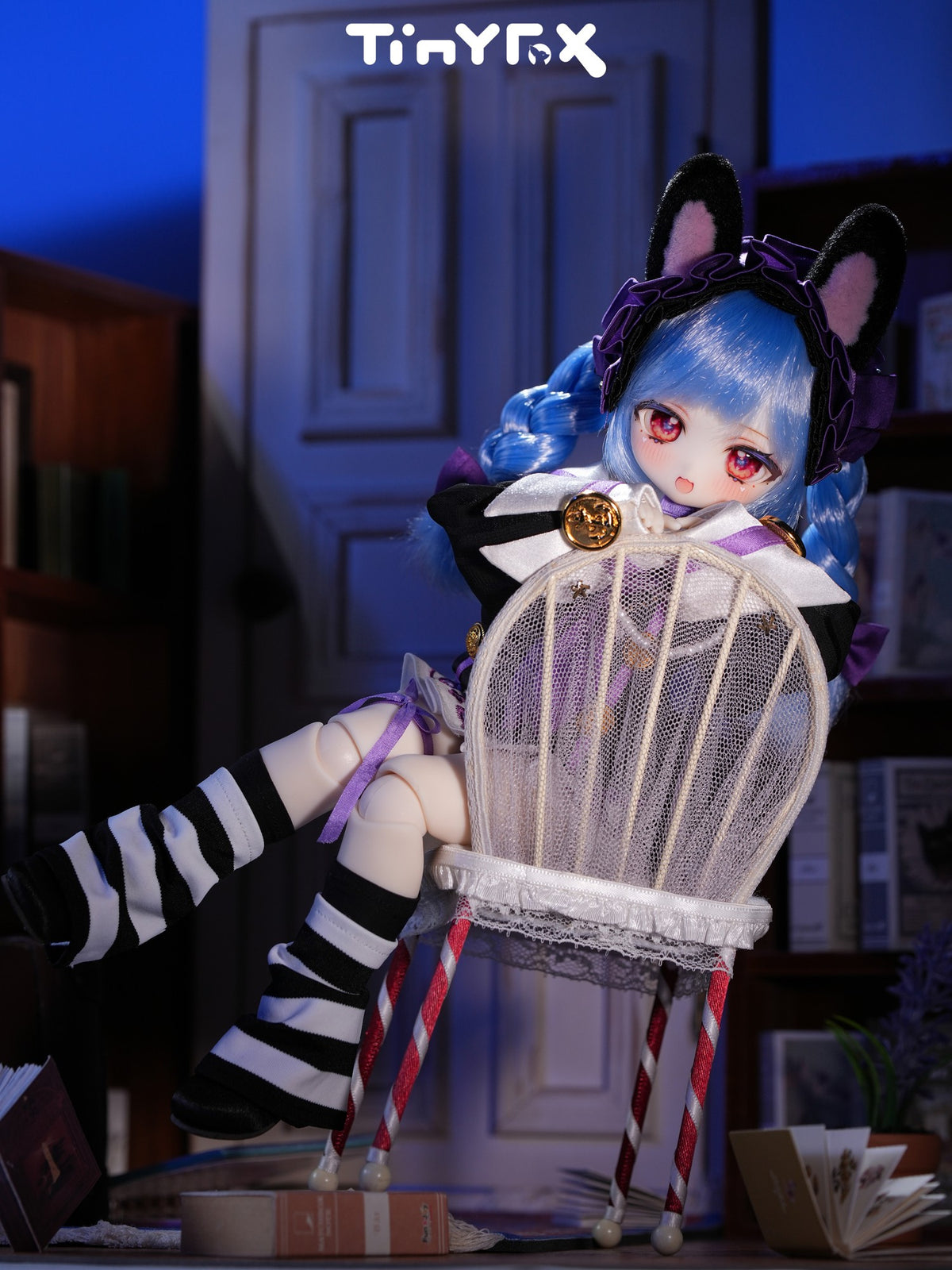 TinyFox 禁忌書庫 ヴァイオレット 椅子に座ったポーズ